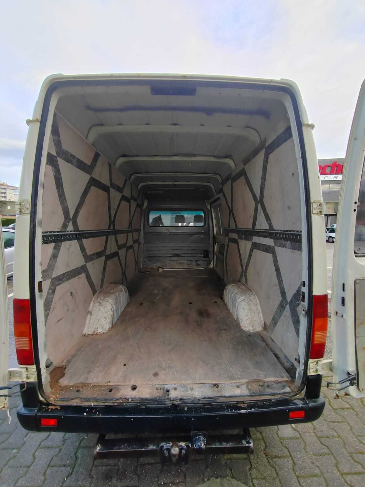 Aluguer Carrinha Volkswagen LT35