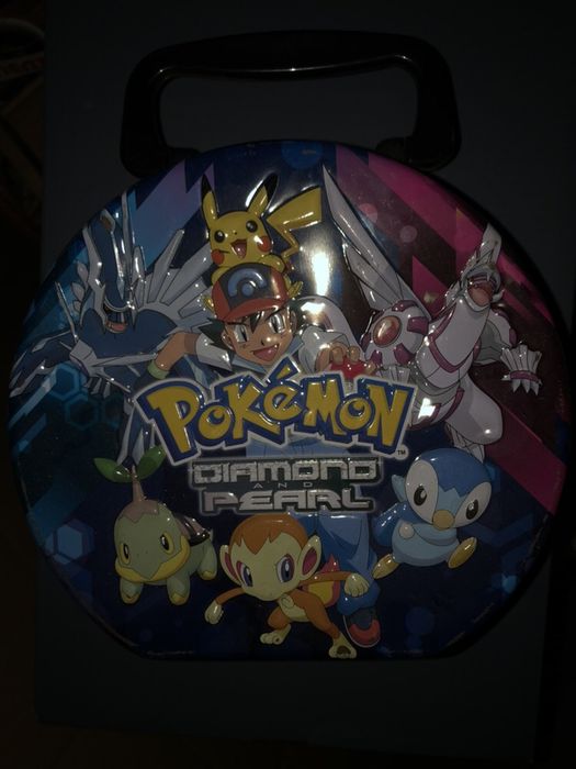 Caixa metálica Pokémon