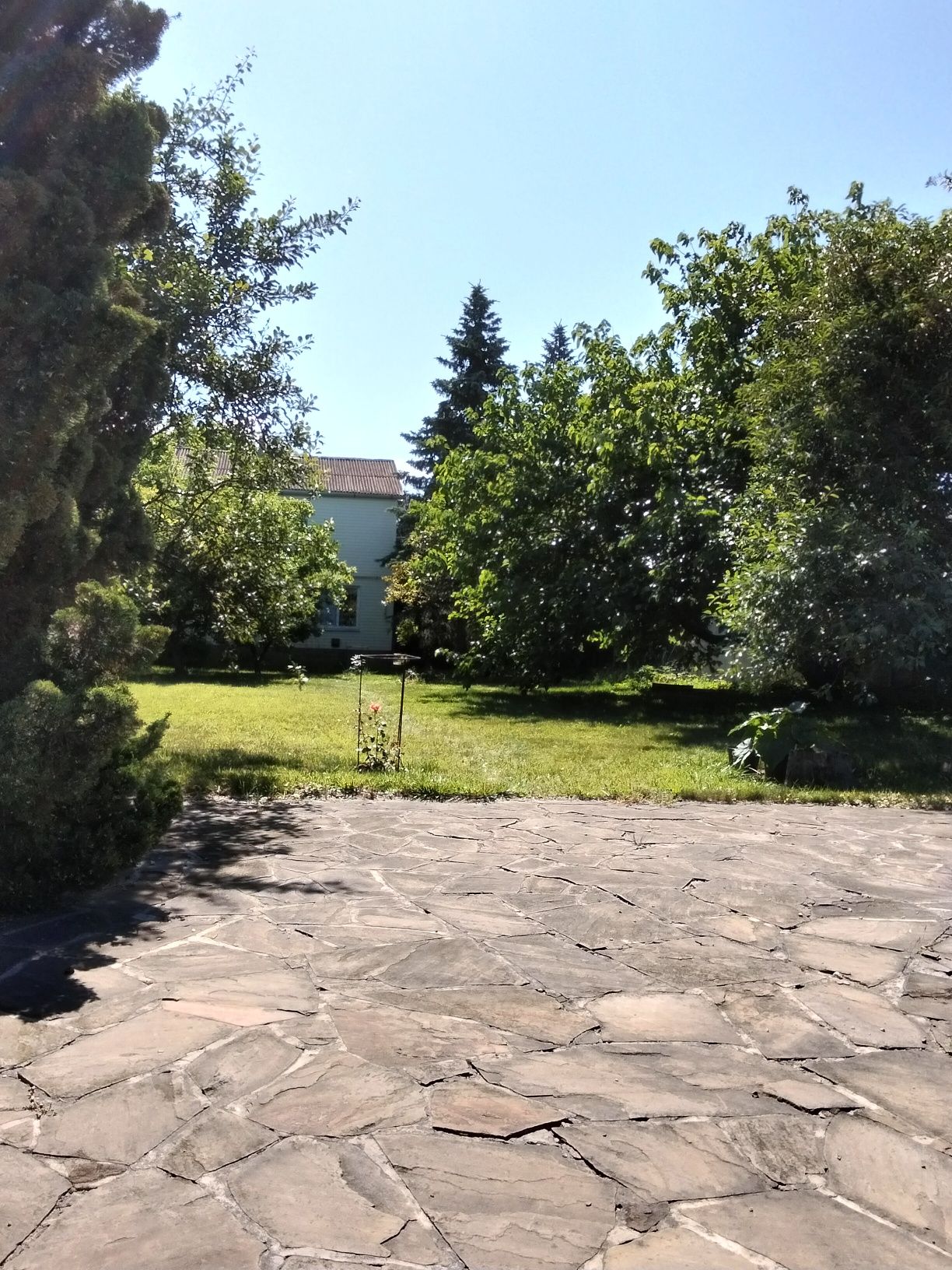 Продам кирпичный ,утеплённый дом с бассейном