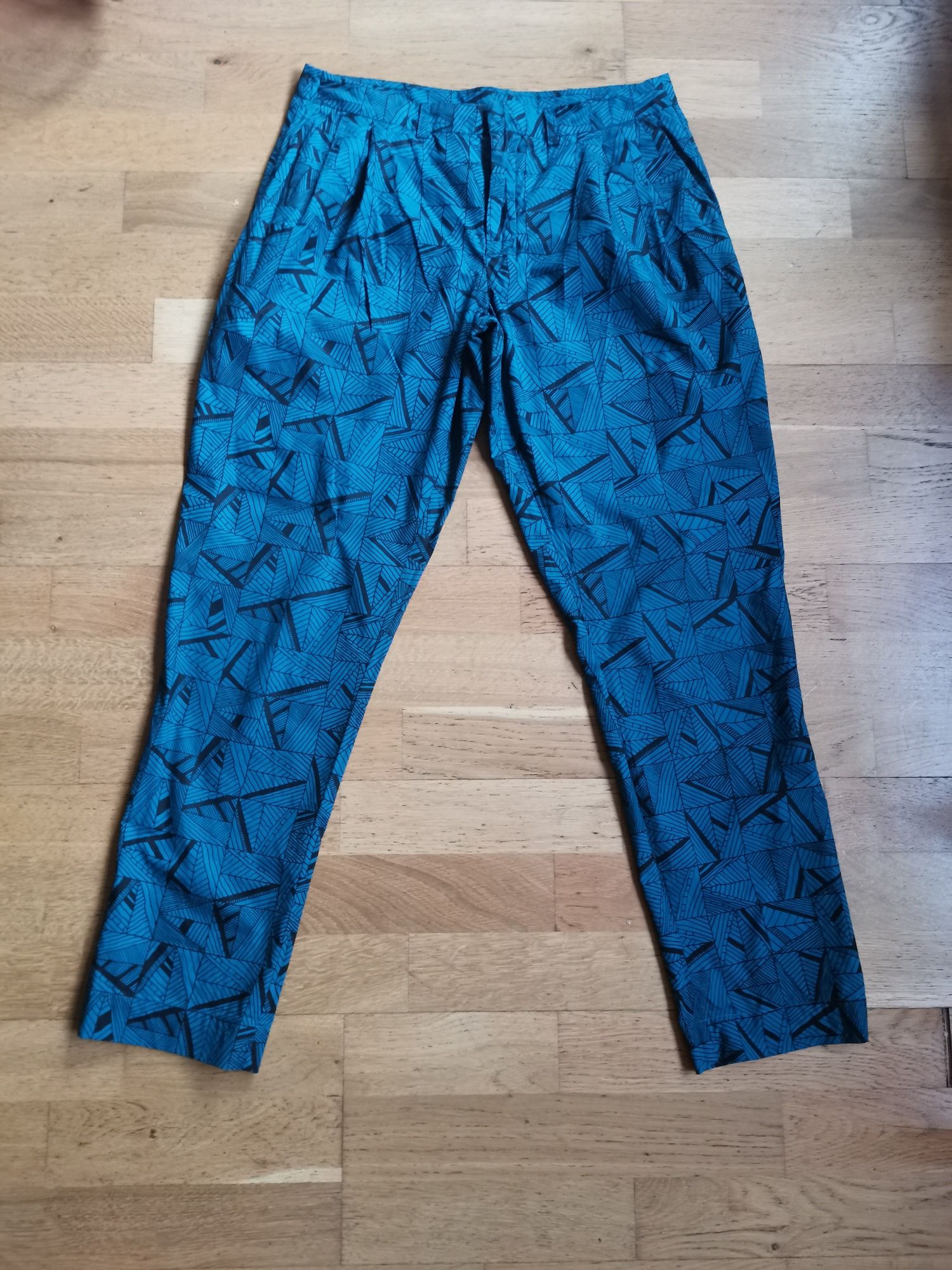 Henrik Vibskov awangardowe unikatowe spodnie od projektanta M