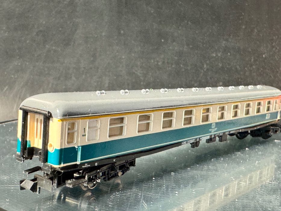 Вагоны пассажирские для макета  Minitrix