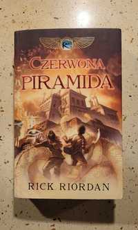 Czerwona piramida, Rick Riordan