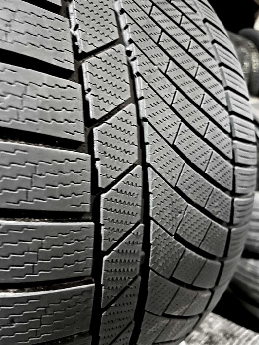 Шини Б/в 295.40.19 пара Continental