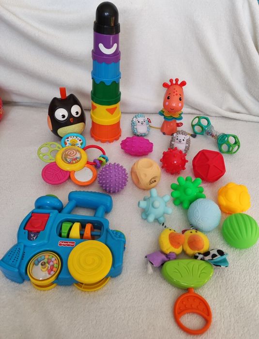Zestaw zabawek dla maluszka