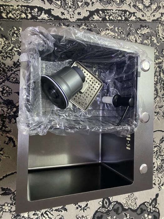 Zlewozmywak czarny ze stali nierdzewnej 60