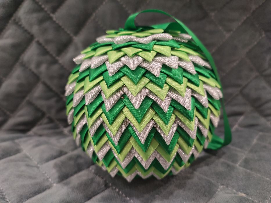 Bombka ze wstążki Boże Narodzenie Rękodzieło