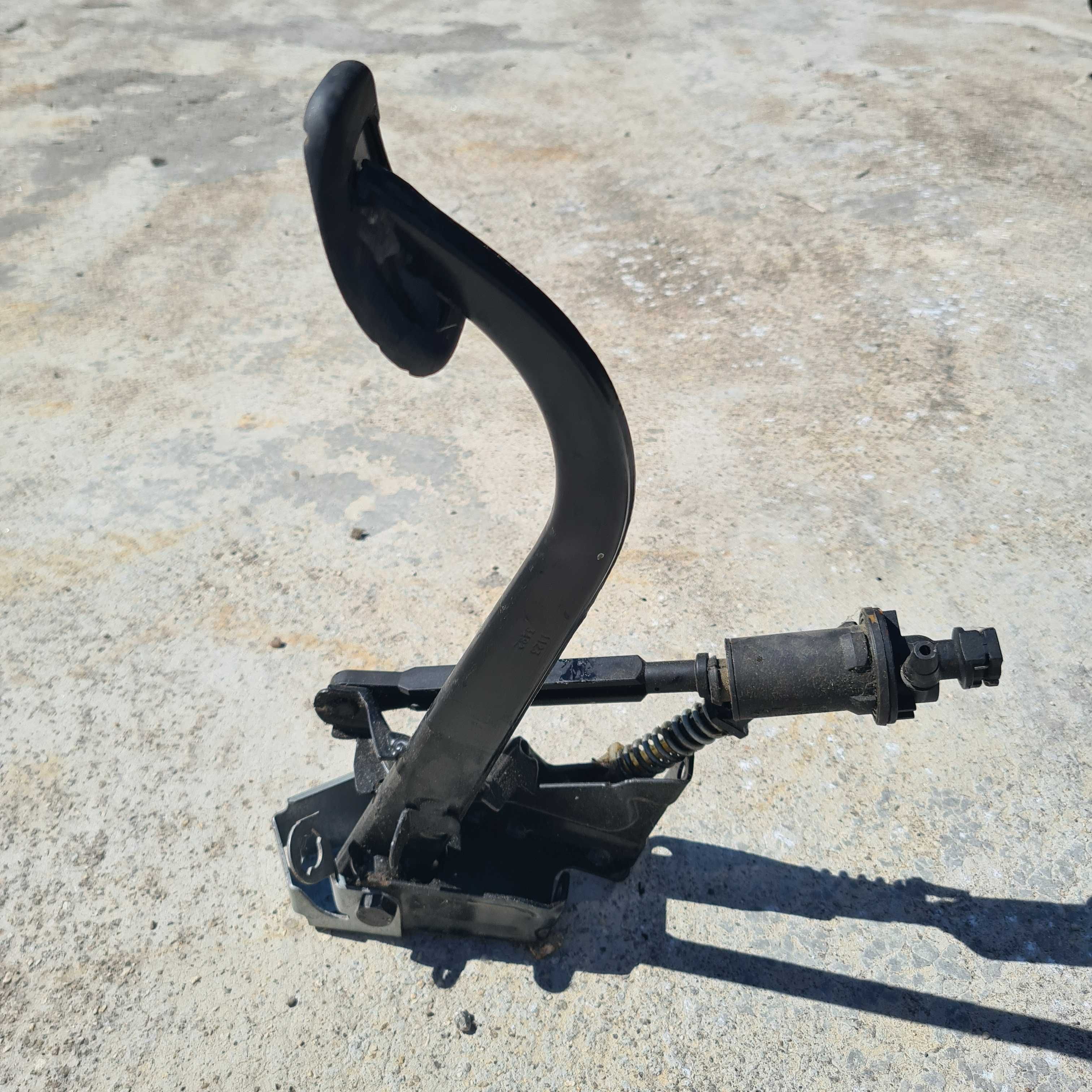 Pedal de embraiagem Renault Trafic Opel Vivaro Nissan Primastar