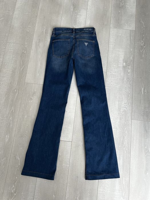 Джинсы Guess клёш