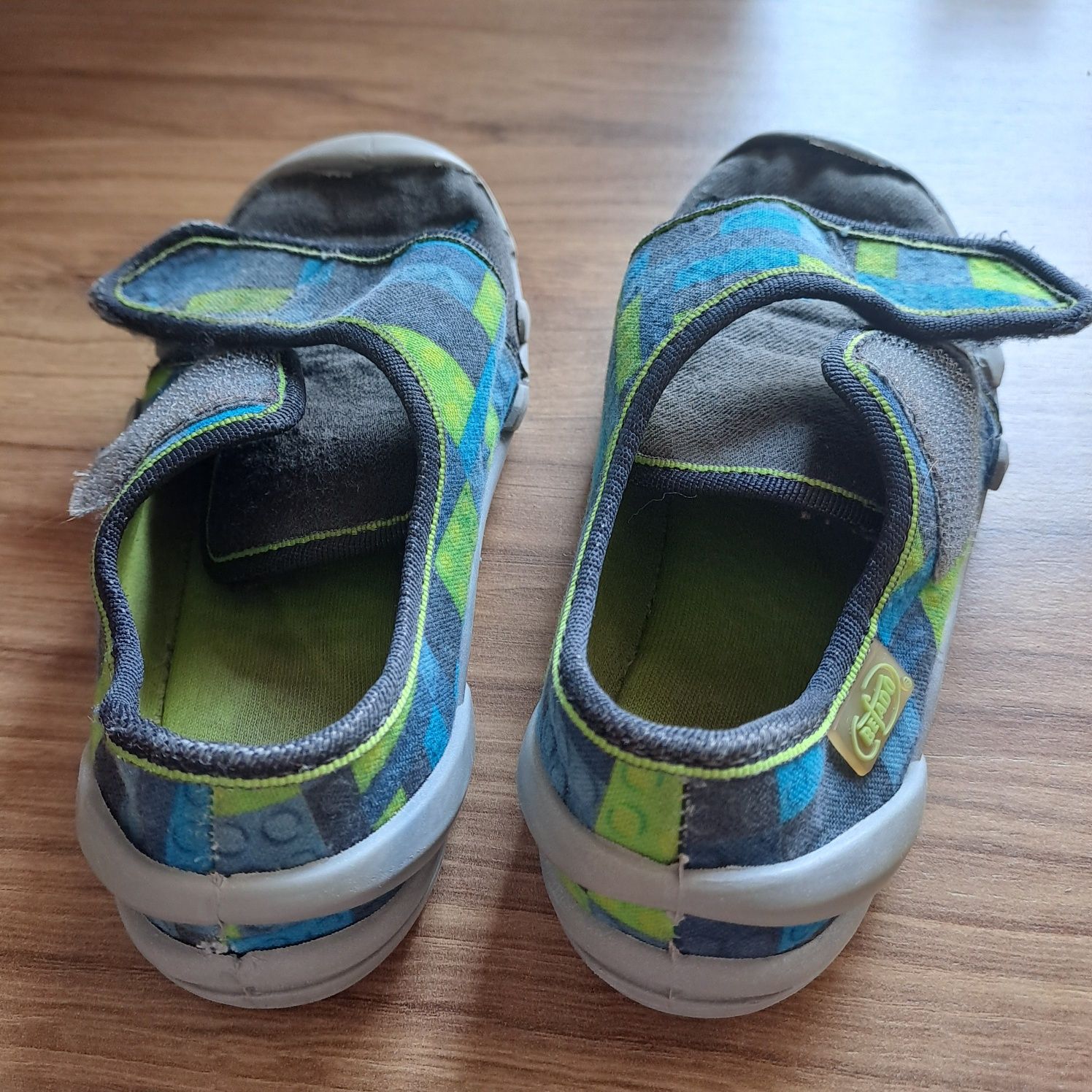 Buty przedszkolne, do przedszkola, kapcie Befado, polskie, na rzepy.