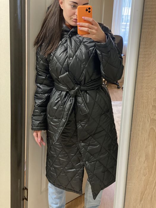 Пальто тепле стьобане з поясом еврозима чорне куртка з капюшоном