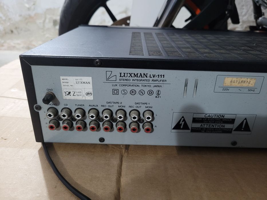 Wzmacniacz LUXMAN LV111