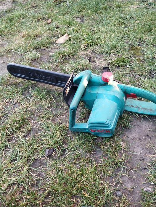 Nożyce do żywopłotu Bosch i Stihl