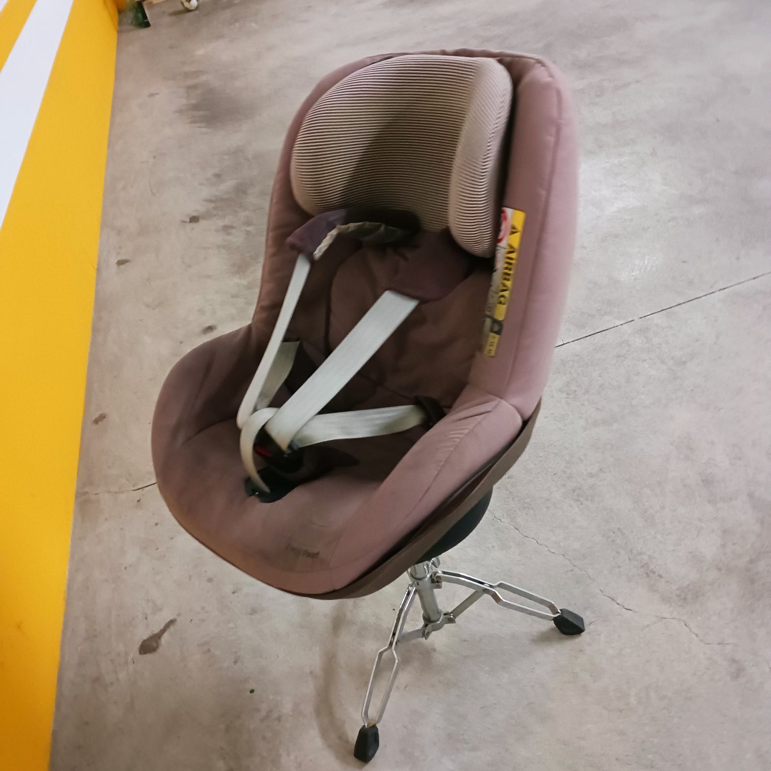 Cadeira auto Bebé Confort e base ISOFIX 2WAYFIX bebé confort .