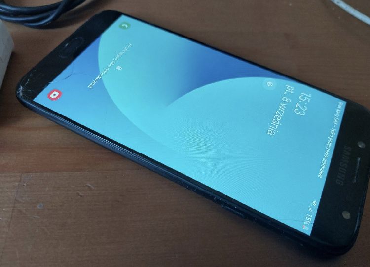 Smartfon Samsung Galaxy J7 16GB 100% sprawny z lekko pękniętym ekranem