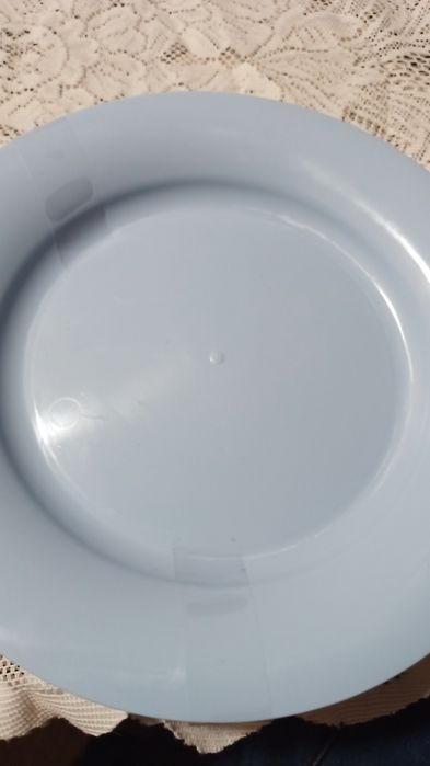 Plastikowe talerze, nowe, na kemping, dla dziecka i nie tylko