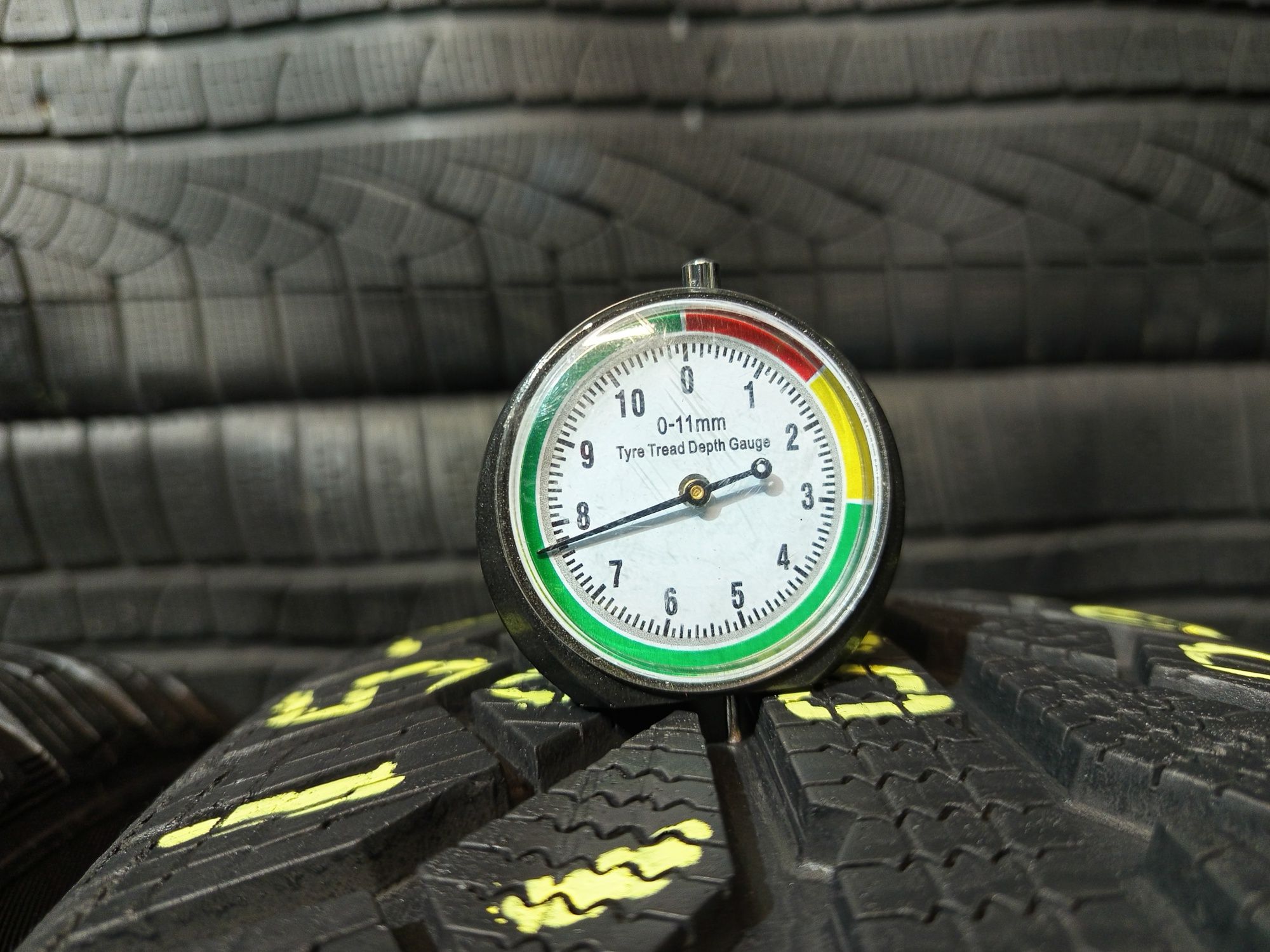 215/65R17 Semperit Master-grip2