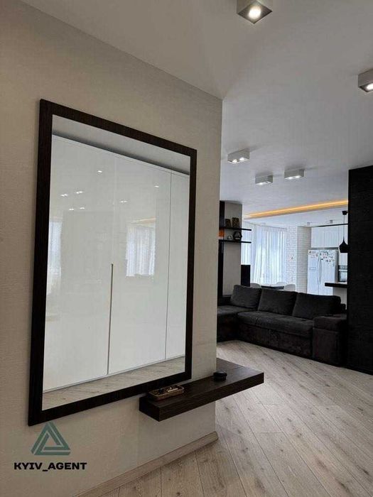 Вид на Дніпро ! Студія + окрема спальня 104 м2 вул. Дніпровська наб 25