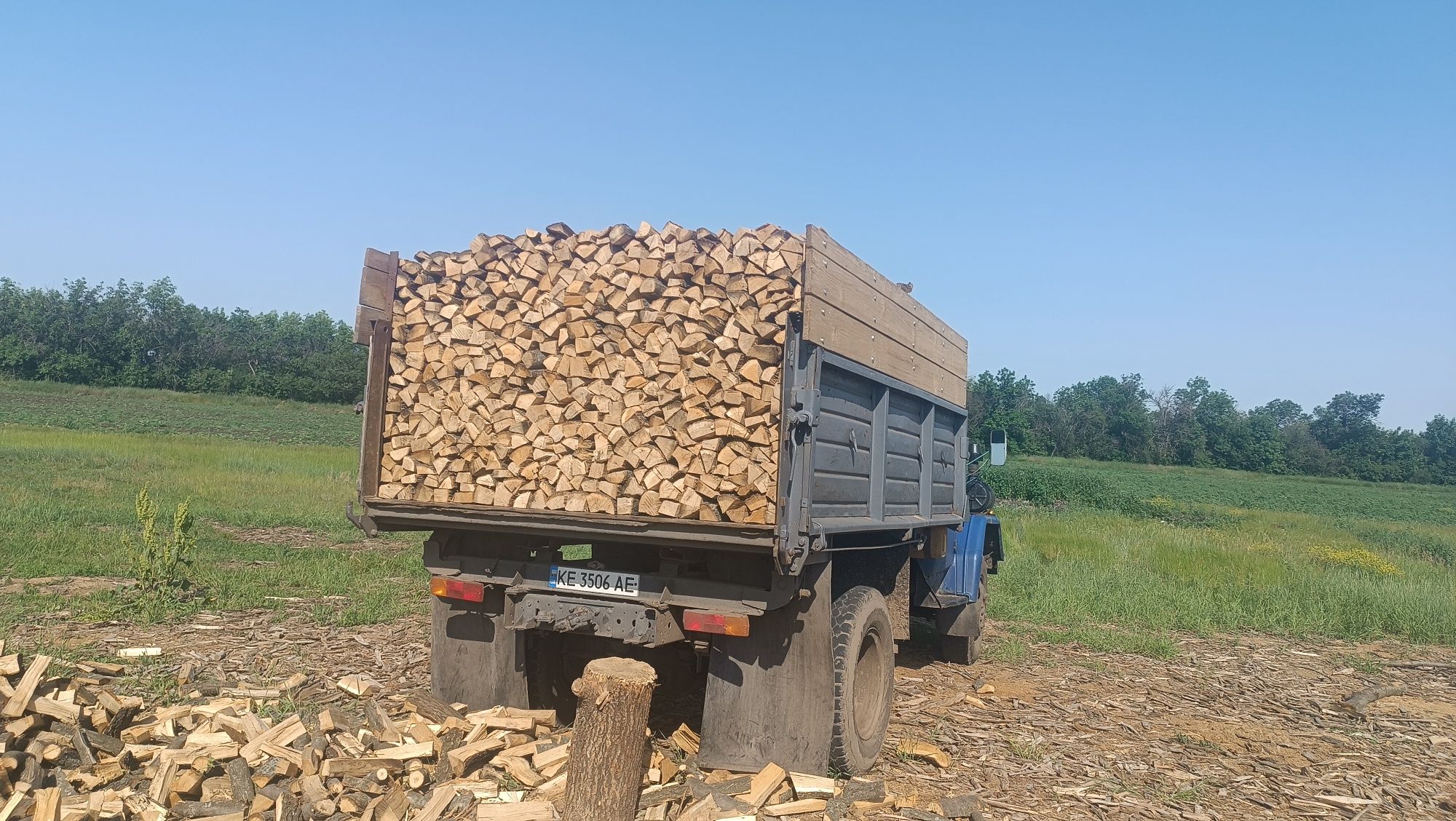 Продам Дрова  Дуб граб ясень.Возможен опт.