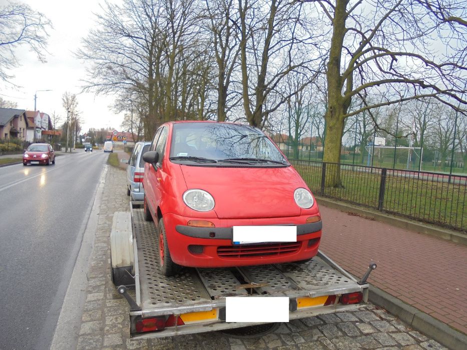 daewo matiz kolor czerwony przeznaczony na części