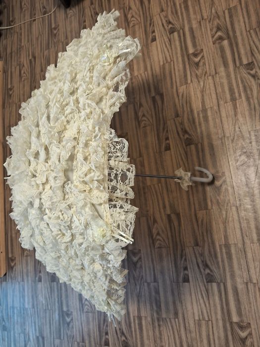 Парасолька, свадебный зонт невесты.