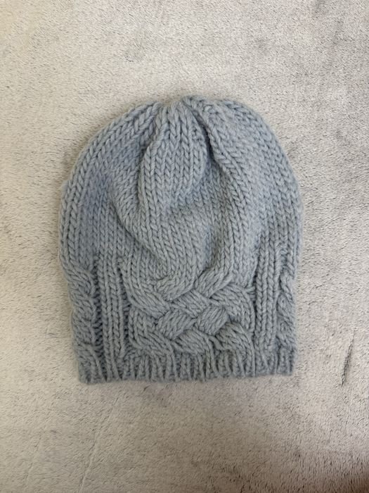 Жіноча шапка.