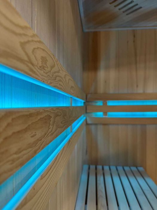 Sauna fińska wewnętrzna 150x150, 4 os., piec HARVIA 6kw, audio