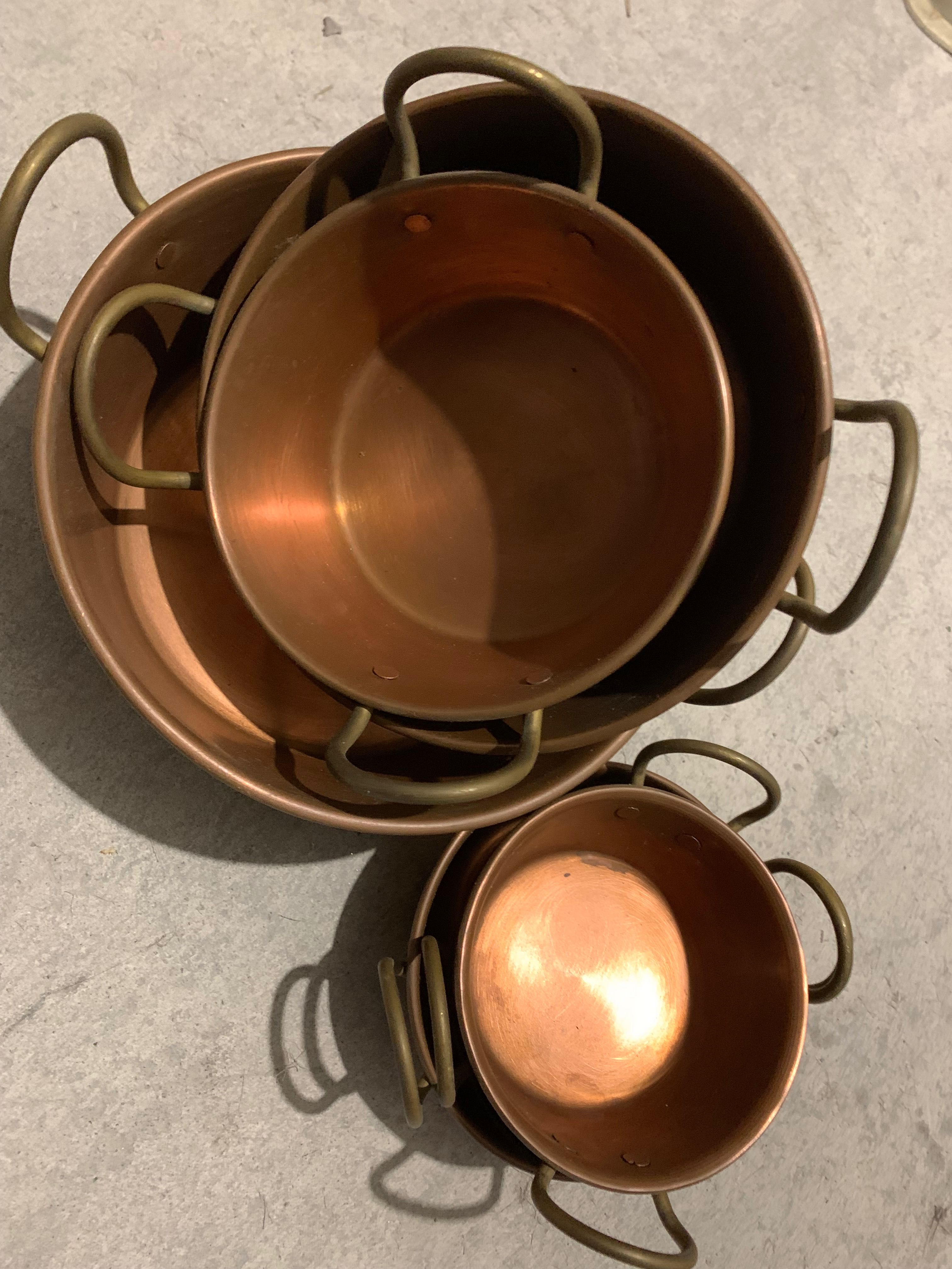 Conjunto de seis panelinhas em latão