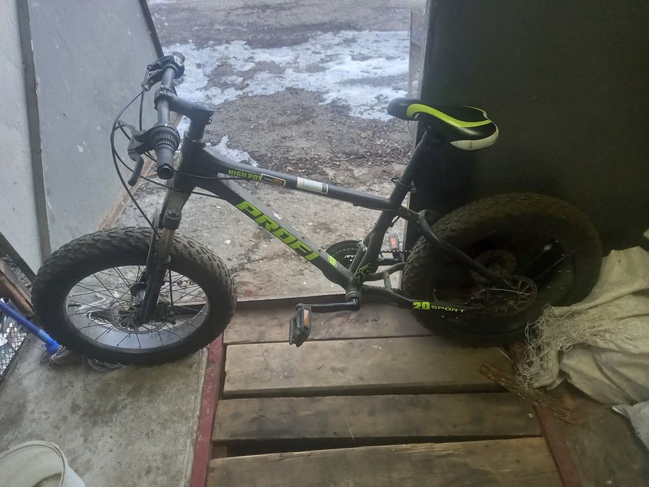 Велесопет майже новий