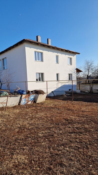 Продам 2х этажный дом.