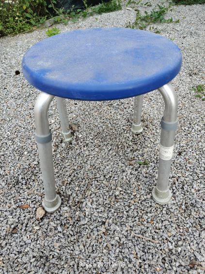 Taboret pod prysznic
