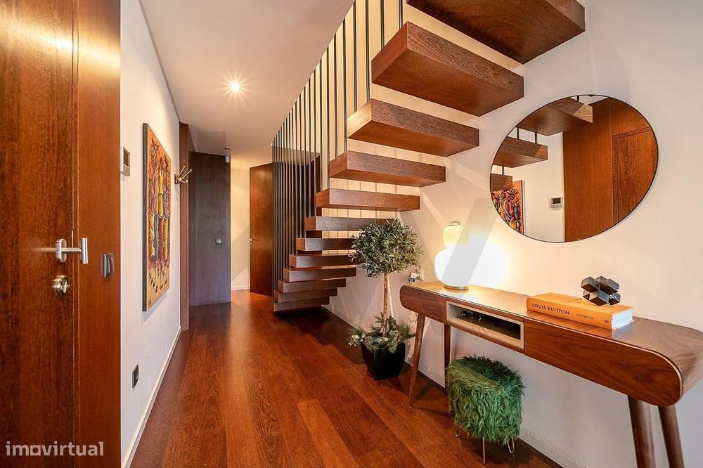 Apartamento T2+1 Duplex com terraços e varanda