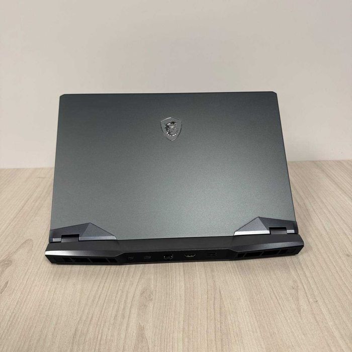 MSI Raider GE66 10SFS  240Hz  i7-10750H 32GB SSD 1TB RTX 2070 Super