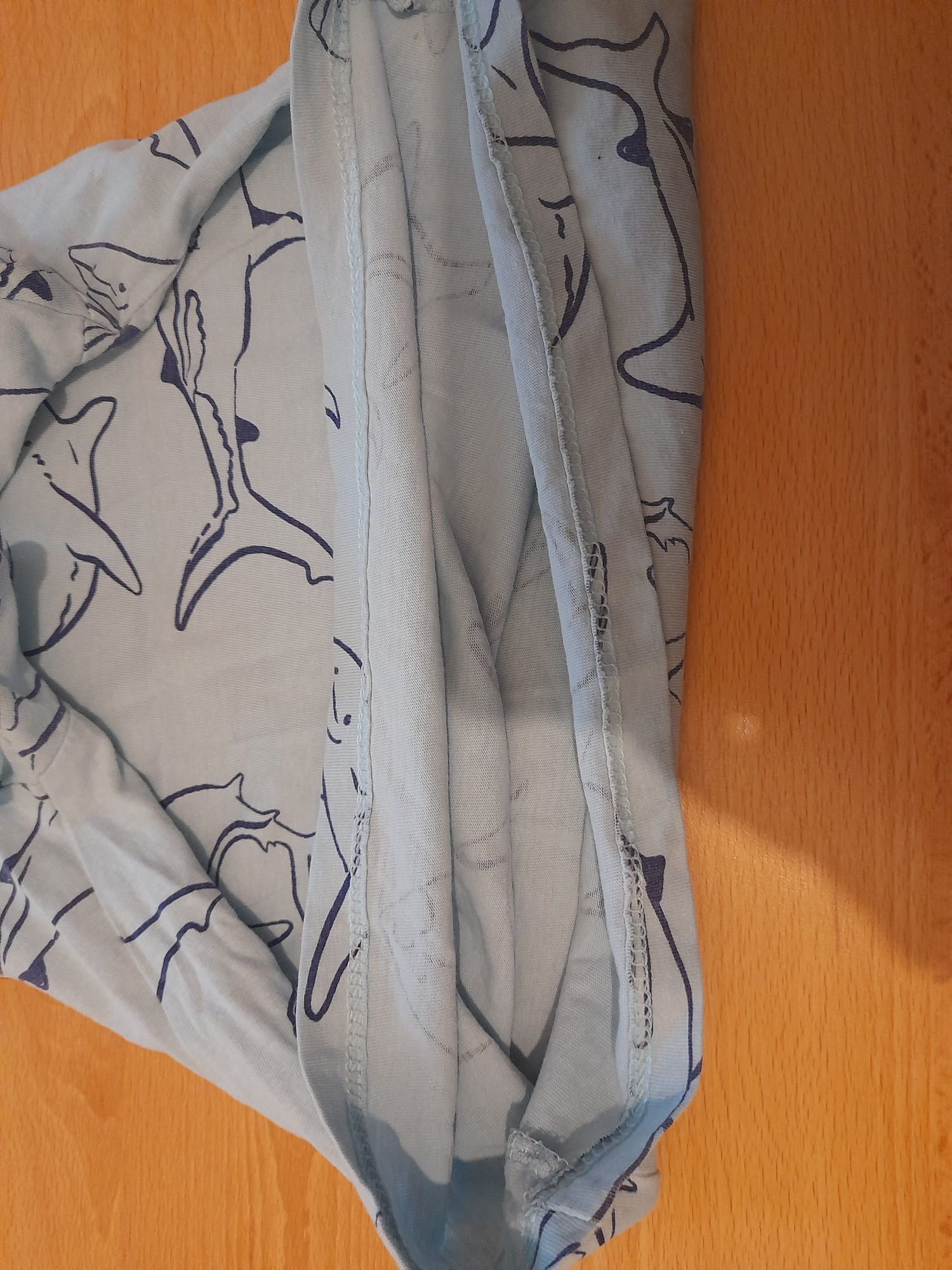 Koszulka T-shirt niebieskie rekiny 110