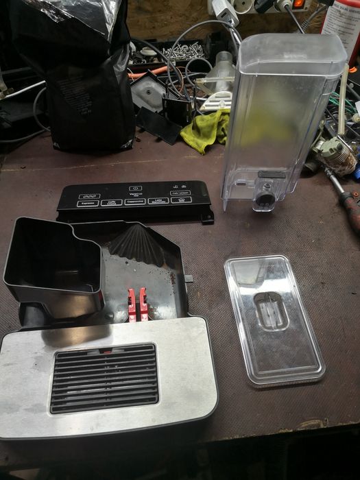 Продам  кавоварку по запчастини bosch vero cup 100