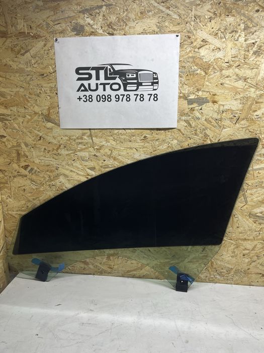 Переднє праве стікло Tesla Model 3