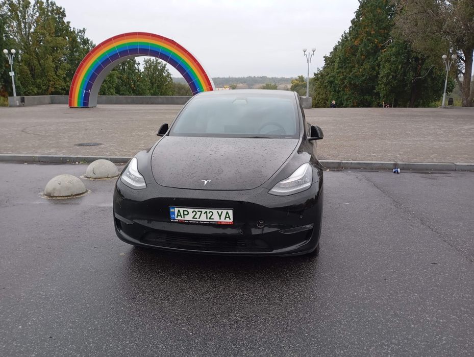 Tesla Y Long Range Motor 2021 год черная