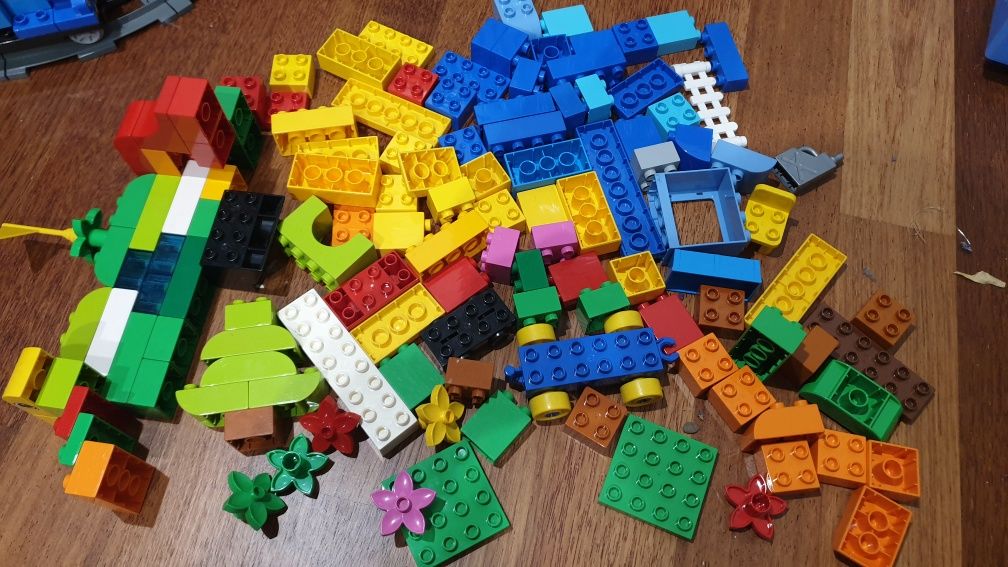 LEGO Duplo 11 zestawów + luźne