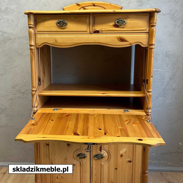 030525 Skandynawski sekretarzyk sosnowy zamykany blat