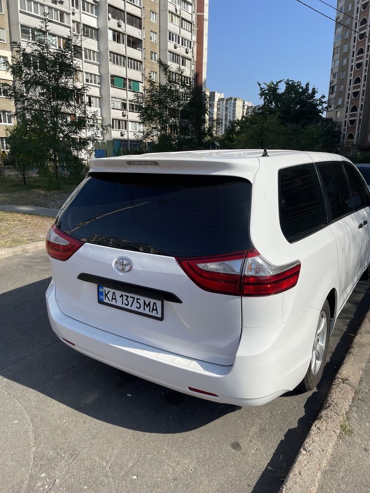 Toyota Sienna дуже комфортне авто. Технически в полном порядке.