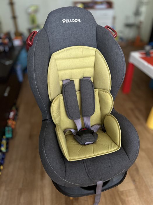 Дитяче автокрісло Welldon Smart Sport (від 9 місяців до 6 років)