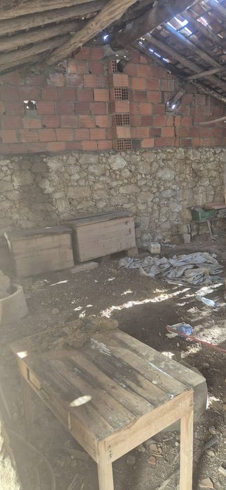 Casa para reabilitar com agua