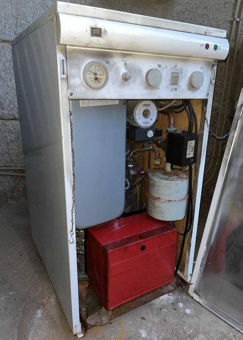 Caldeira de Aquecimento Roca Gavina + Deposito 1000Lt + Gasóleo