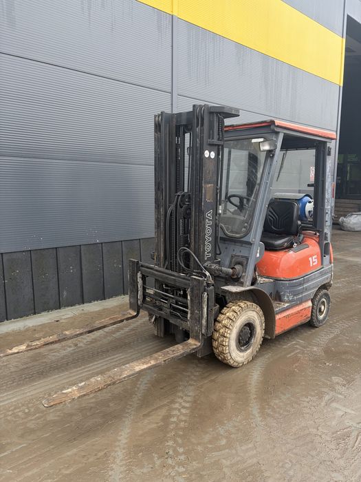 Wózek widłowy, widlak Toyota Triplex , 4 sekcje , pozycjoner , gaz )