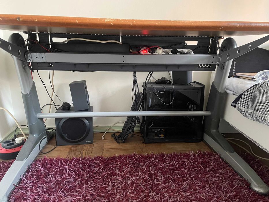 Secretária, mesa para estudos