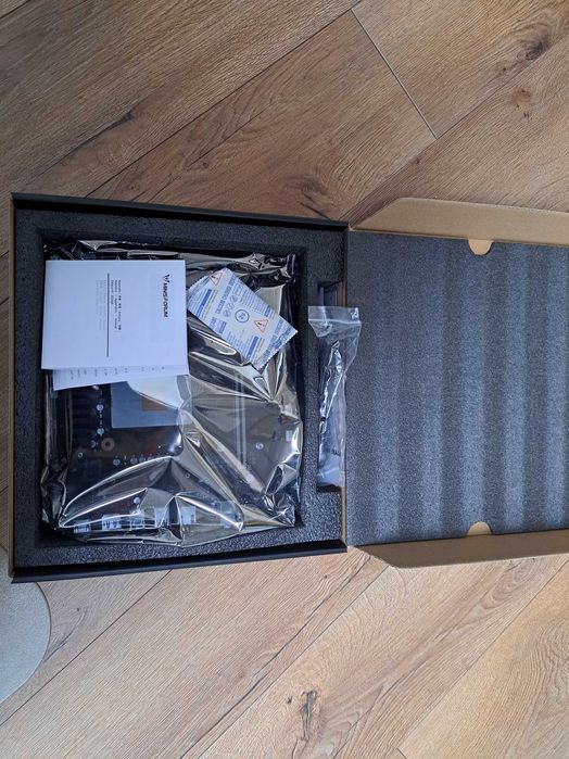 Płyta główna MINISFORUM BD795M / AMD Ryzen 9 7945HX, 16C/32