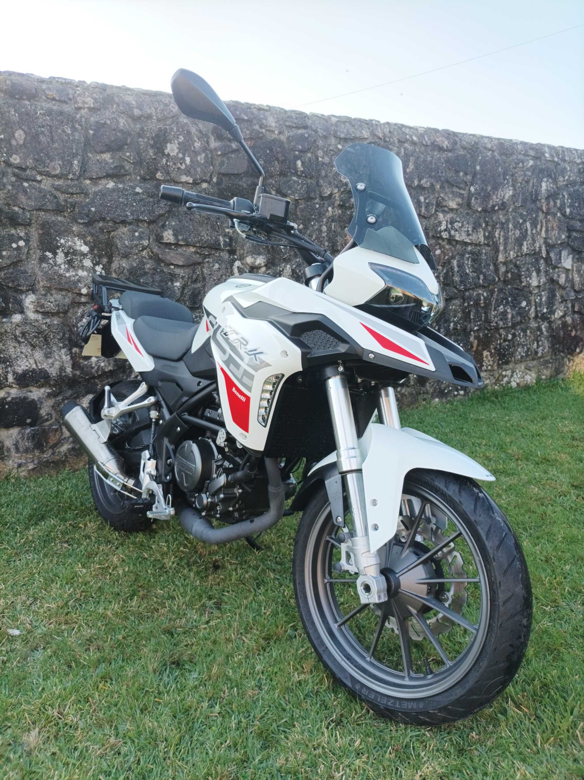 Benelli TRK 251,  NOVA !!!