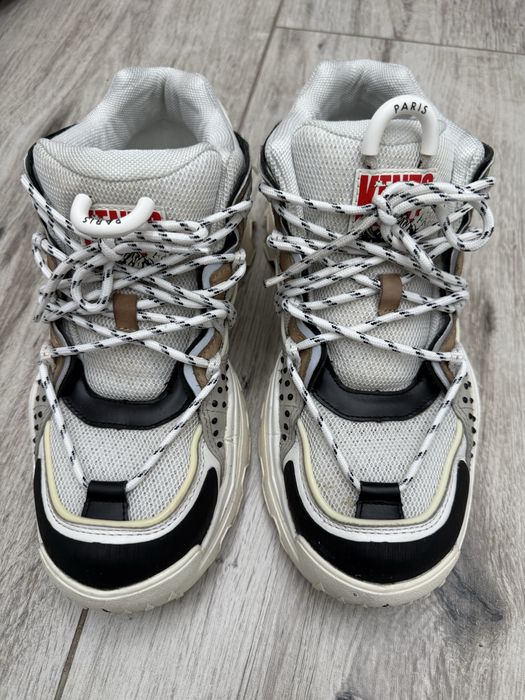 Снікери Kenzo.