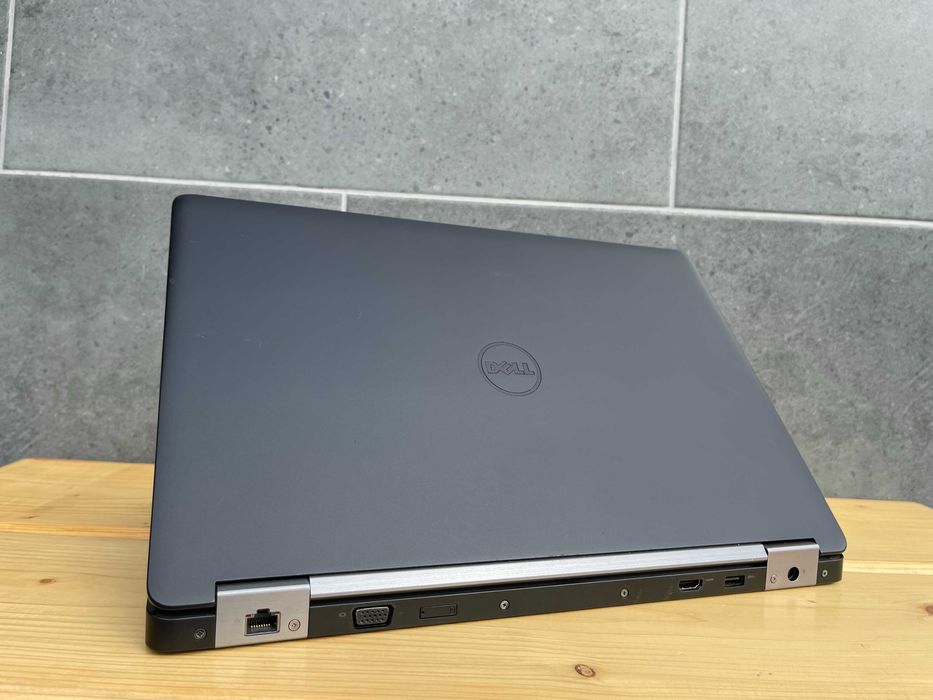 Dell Latitude 5570/i7-6820HQ/8Gb/256Gb/15.6" IPS/Radeon R7 M370 (2Gb)