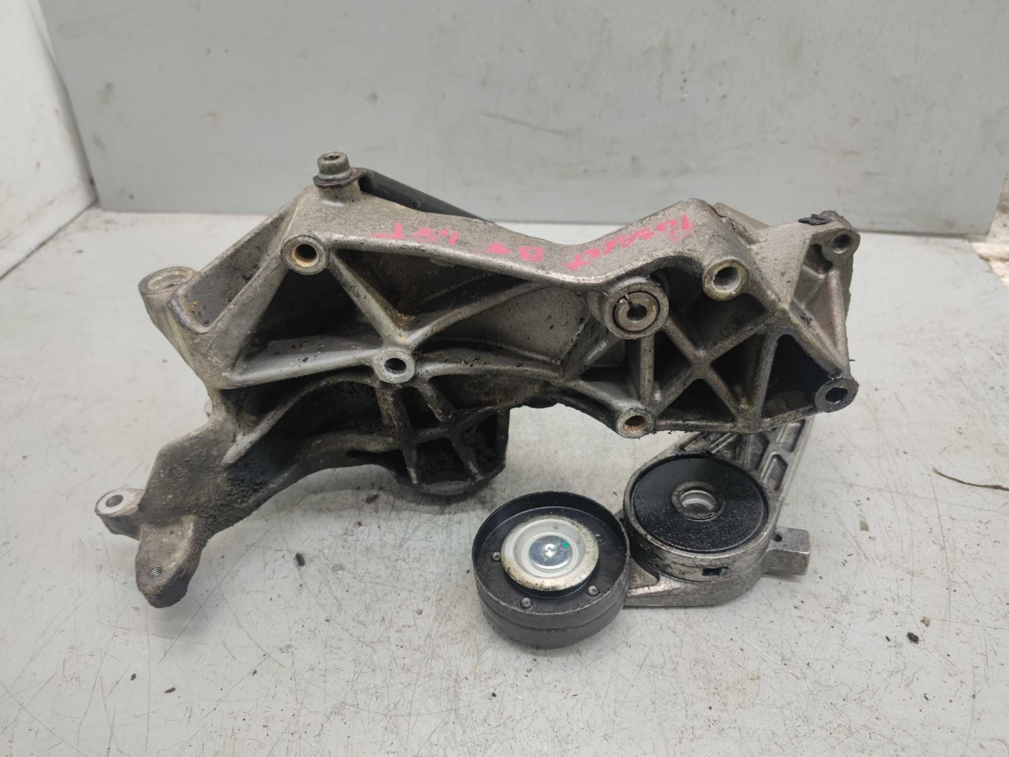 Audi A4 B5 VW Passat B5 1.8 T Łapa Alternatora