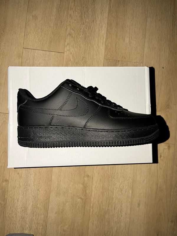 Czarny|Sportowe-Damskie Nike AirForce 1 UnisexTrampki 36